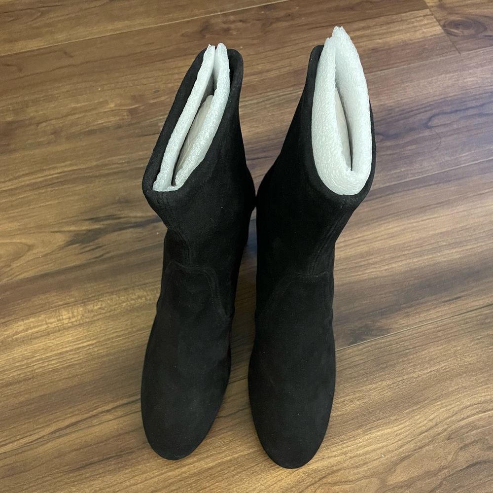 NWT Stuart Weitzman Margot boots